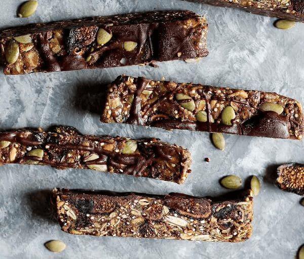 quinoa, fig and chocolate granola bars