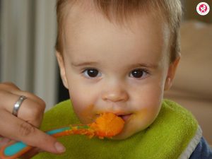 एक शिशु को कितना भोजन खाना चाहिए?