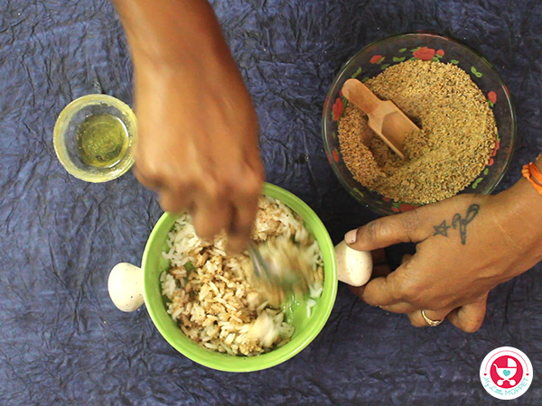बच्चों के लिए तिल चावल बनाने की विधि [चावल के लिए आयरन से भरपूर तिल पाउडर]